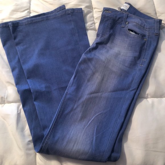 LAST CHANCE - Flare Jeans - Size 9/29 - Picture 1 of 9
